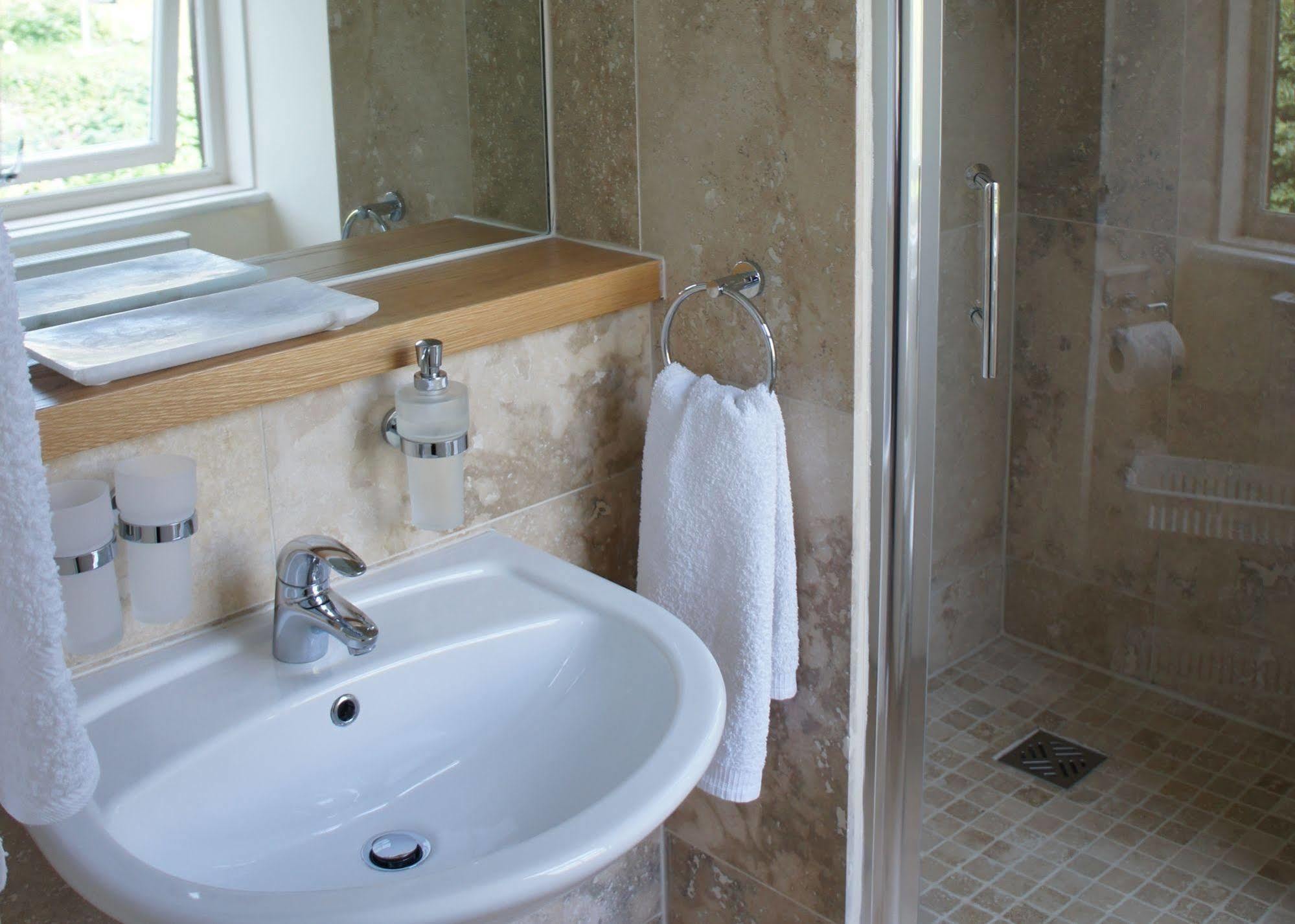 May Cottage B&B Bowness-on-Windermere Esterno foto