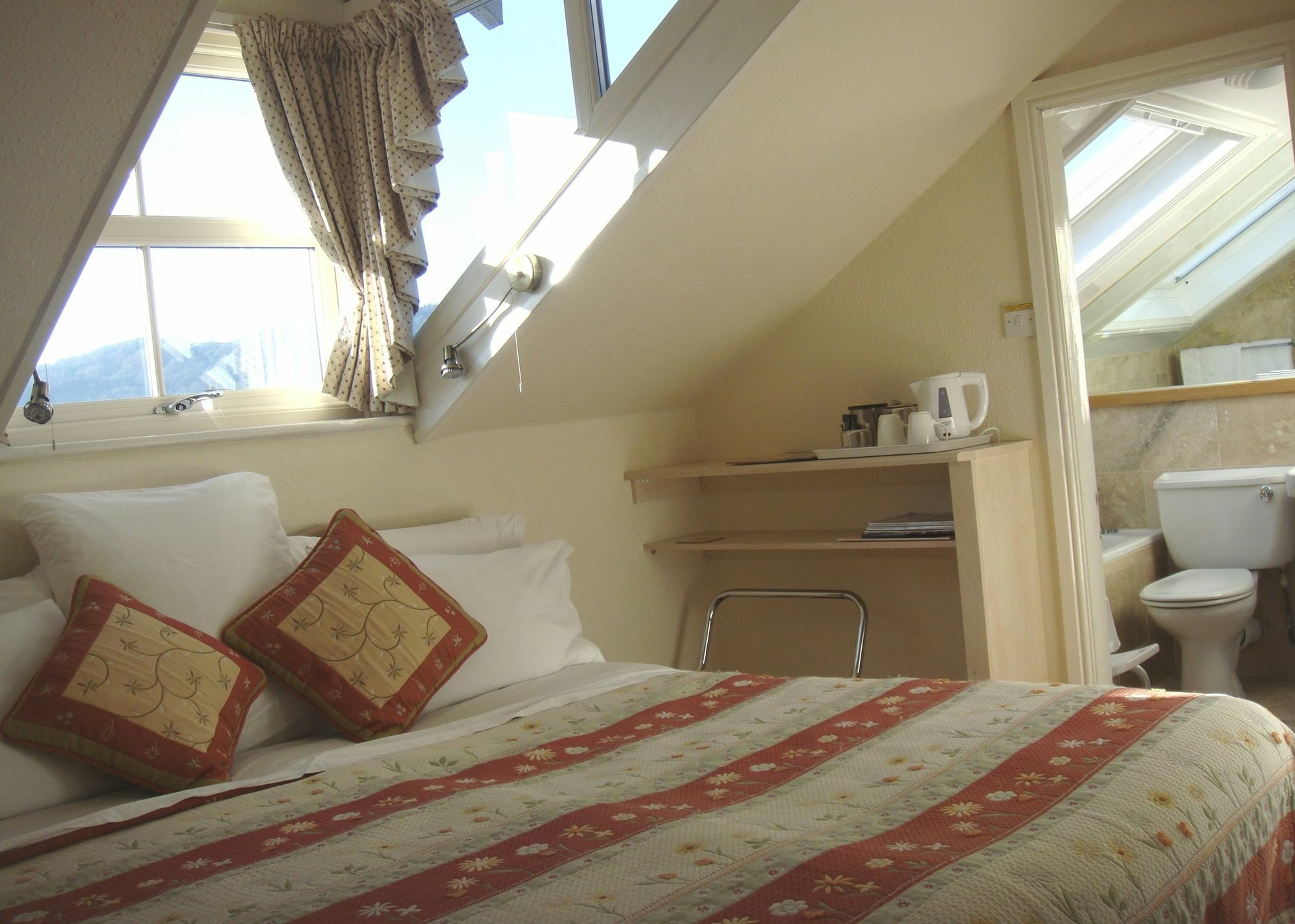 May Cottage B&B Bowness-on-Windermere Esterno foto